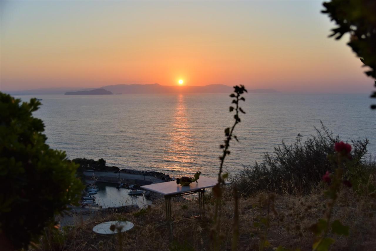 Emerald Apartment Halepa Chrissi Akti Chania Exterior foto